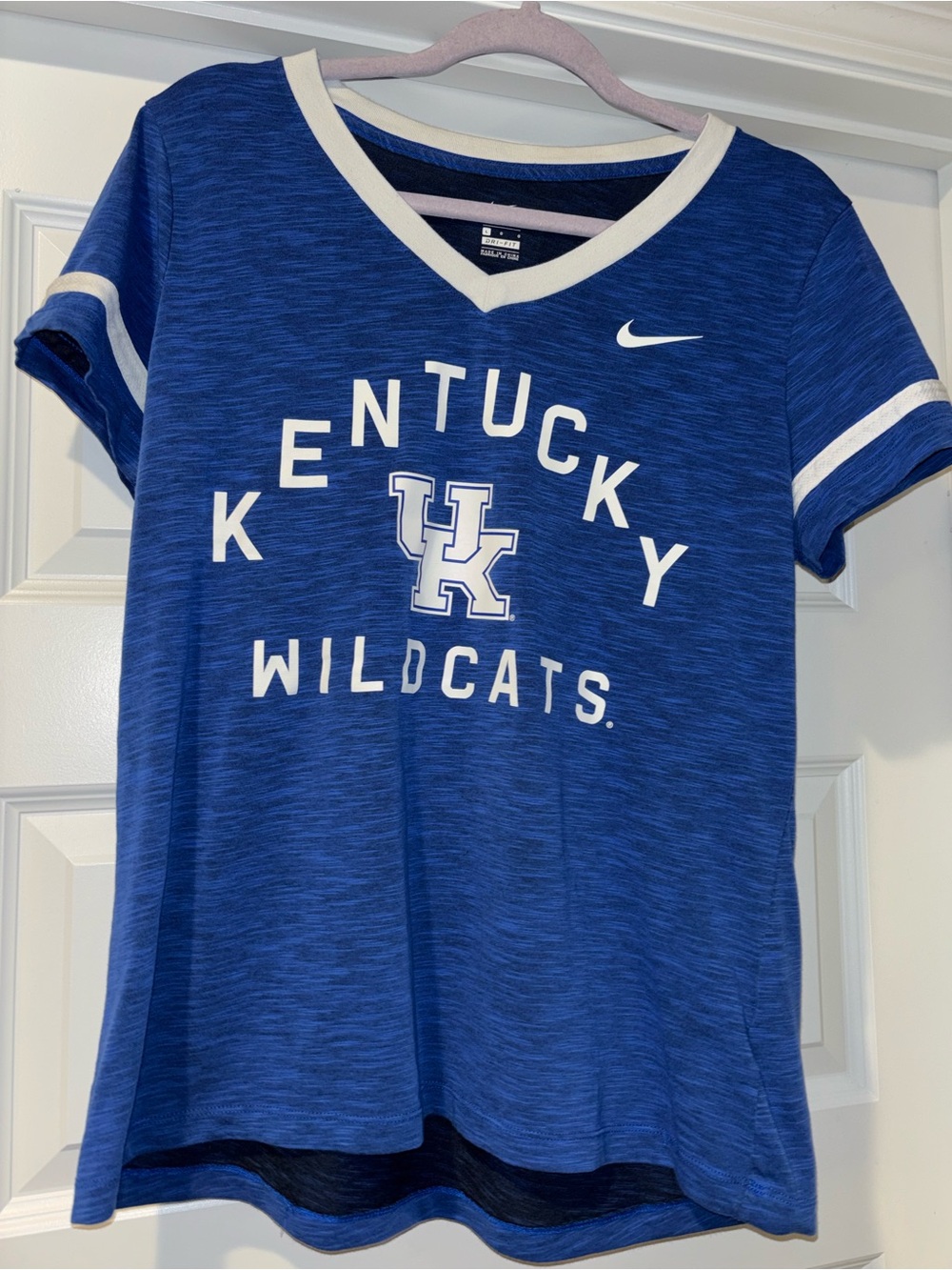 Nike Kentucky Wildcats Dri-FIT Blue V-Neck Tee – Women’s Large